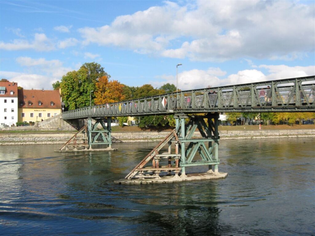 Eiserner Steg Regensburg heute © Fotograf: Rufus 46 / Wikimedia Commons / CC BY-SA 3.0